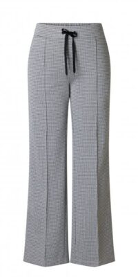 Yest Curve Essential Romana